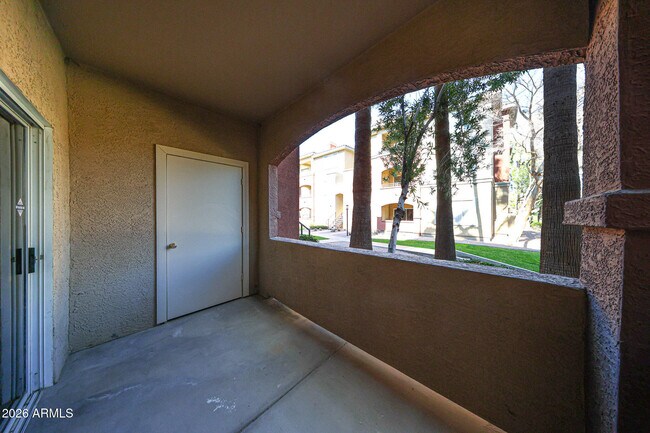 Building Photo - 5401 E Van Buren St