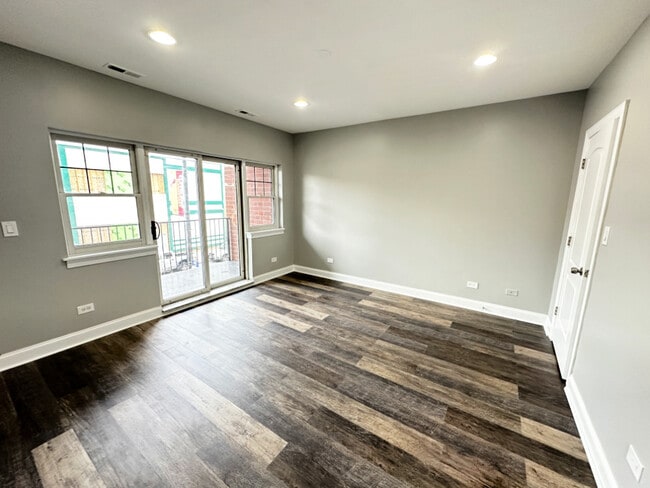 Building Photo - 3705 N Kedzie Ave