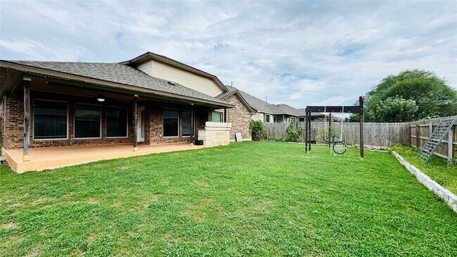 Building Photo - 1906 Texoma Dr