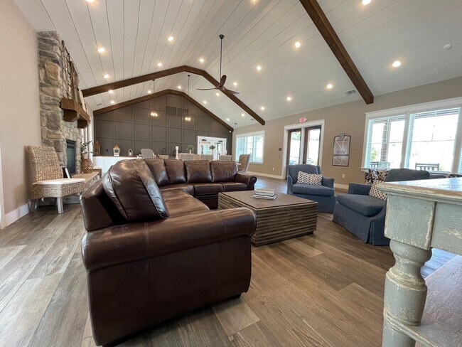 Building Photo - Cardinal | 4 Bed 2.5 Bath | Garage | 1895 sf | $2959-$3255 | 8, 9, 10, 12, 14, and 15 month lease...