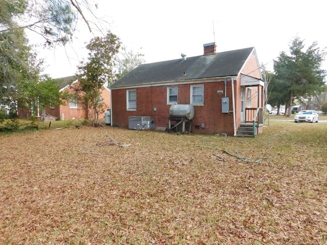 Building Photo - 815 Haywood Pl