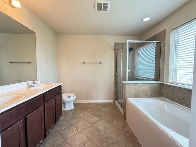 Building Photo - 10132 Blue Point Juniper Dr