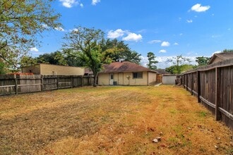 Building Photo - 12630 Summer Mill Dr