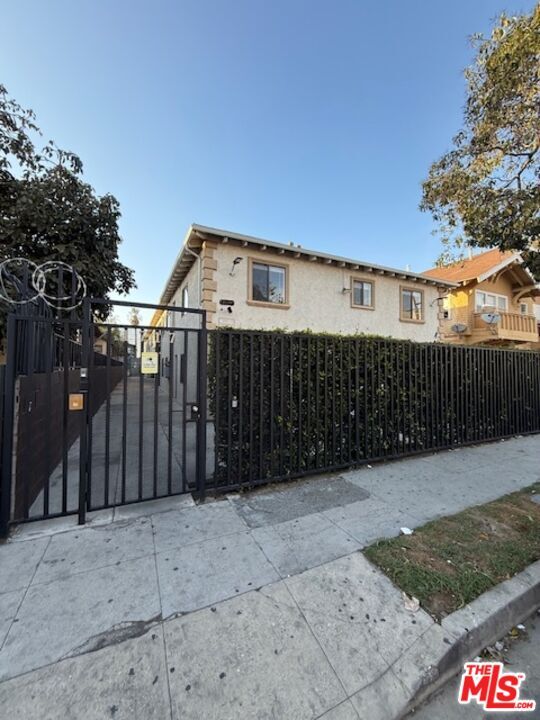 Building Photo - 1717 S Burlington Ave