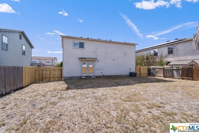 Building Photo - 624 NW Crossing Dr