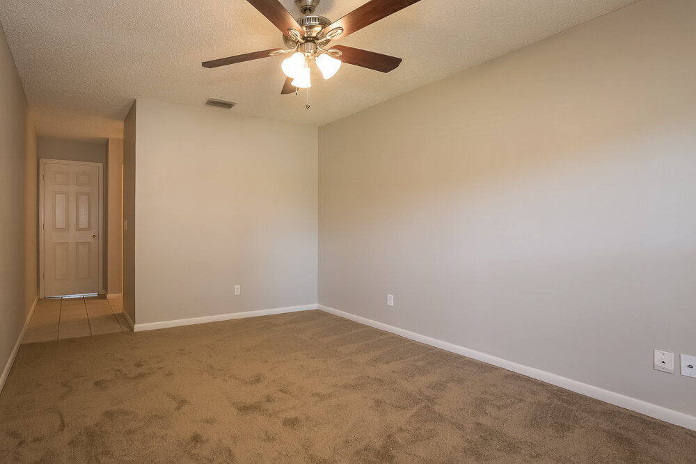 Building Photo - 318 Regal Park Dr