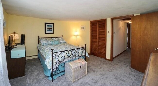 Building Photo - 72 Charles St