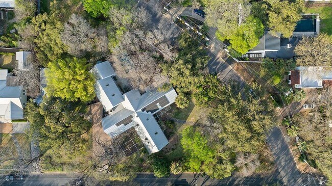 Building Photo - 1600 Forest Trail