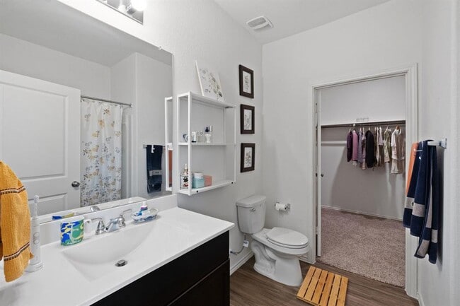 Building Photo - 7116 Spirit Hill Rd