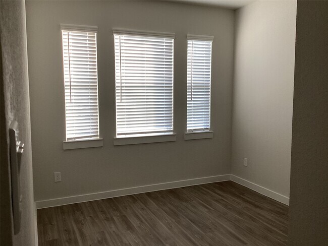 Building Photo - 7822 Ruth Ravine Ct