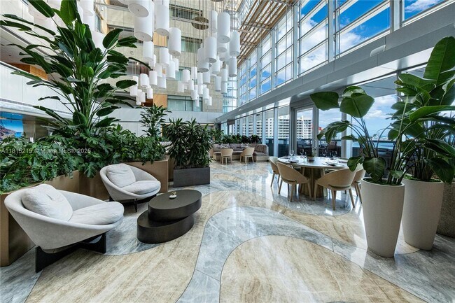 Building Photo - 1395 Brickell Ave
