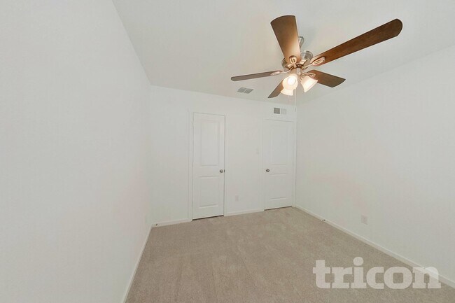 Building Photo - 814 Ginkgo Wy