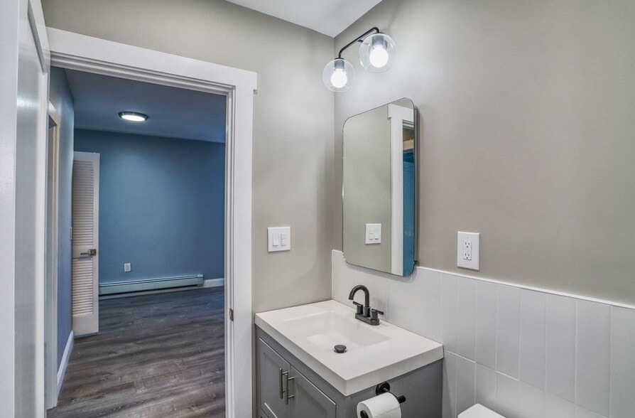 Building Photo - 97 Reservoir Ave