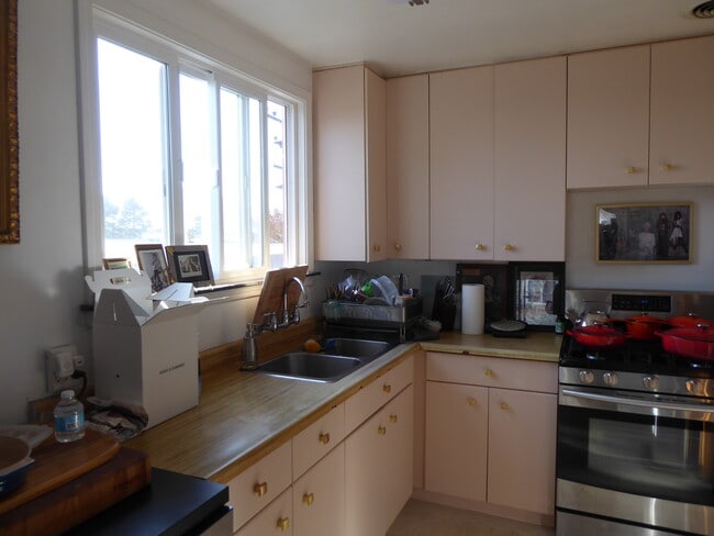 Building Photo - 980 Burnett Ave