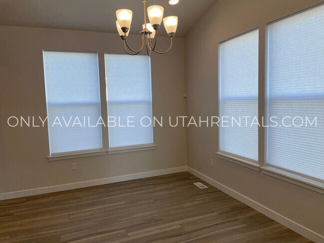 Building Photo - 802 E 1400 S