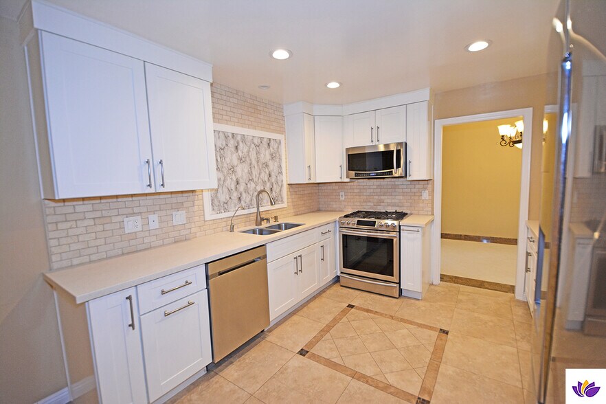 Building Photo - 23935 Ingomar St