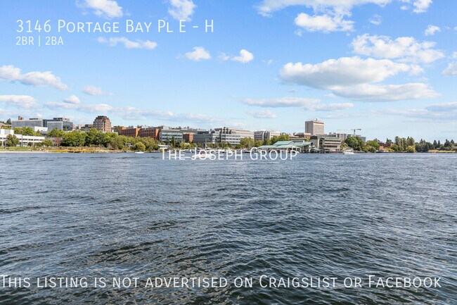 Building Photo - One of a kind 2 bed/1.75 bath houseboat ov...