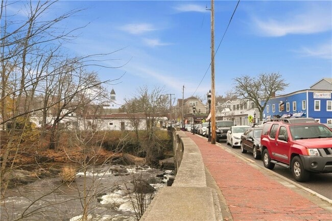 Building Photo - 47 Windsor Rd