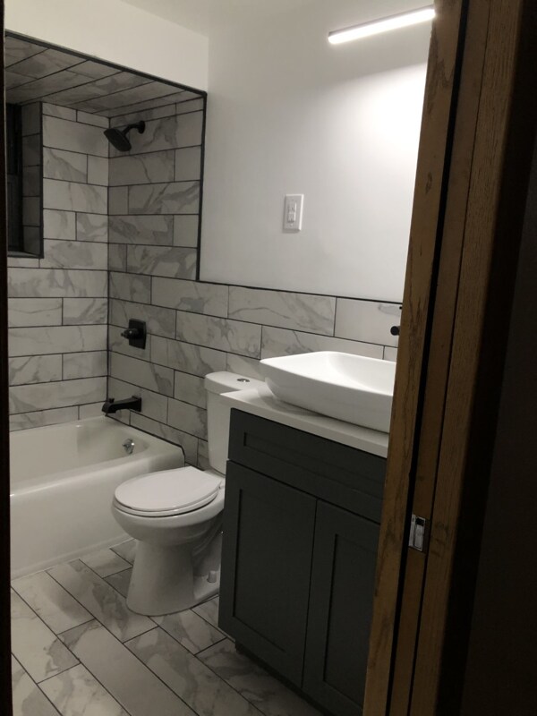 Building Photo - 3316 W 79th St