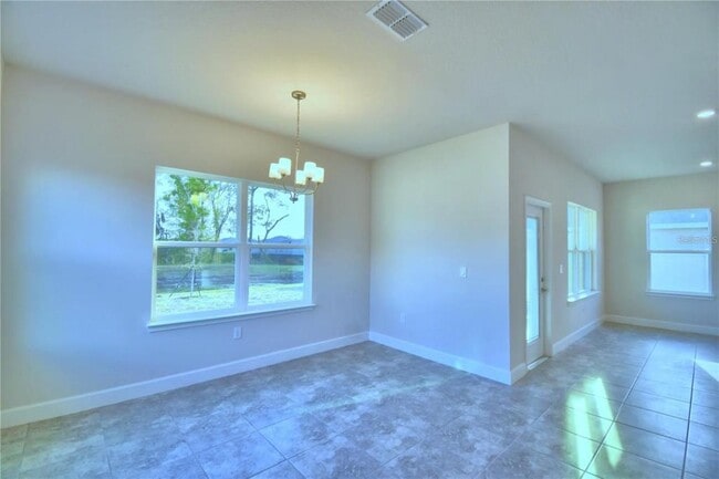 Building Photo - 906 Sofia Ln