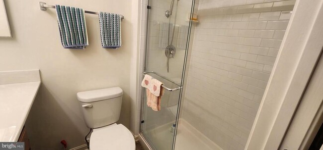 Building Photo - 3500 Thomas Pointe Ct
