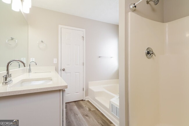Building Photo - 733 River Mist Dr