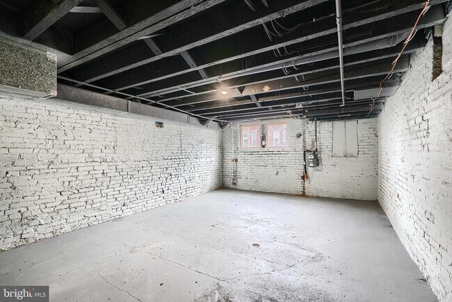 Building Photo - 1704 E Lafayette Ave