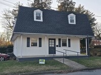 Building Photo - 605 Hale St