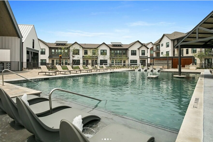 Building Photo - 8200 Glenn Day Dr