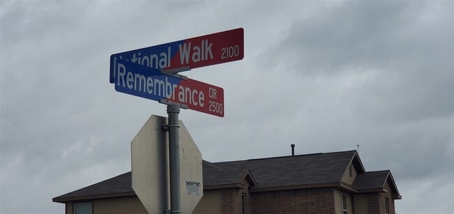Building Photo - 2530 Remembrance Cir