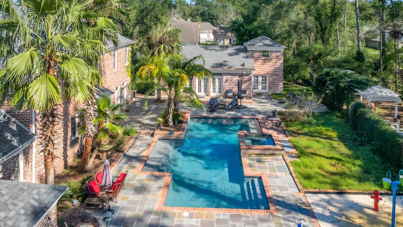 Building Photo - 126 Rue De La Paix