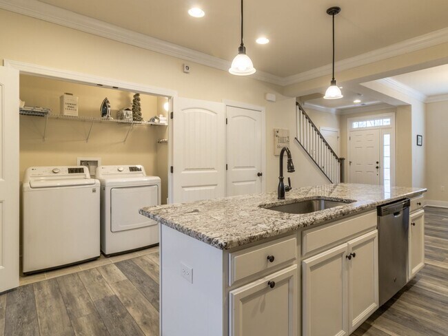 Building Photo - Spacious Furnished 4BR Townhome with First-Floor Owner’s Suite Near Rehoboth Beach - Sawgrass