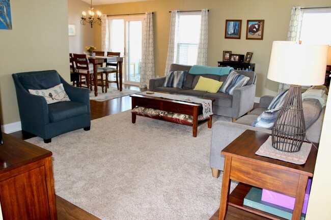 Building Photo - Beautiful 3 Bedroom 2 Bath in Sterling Heights