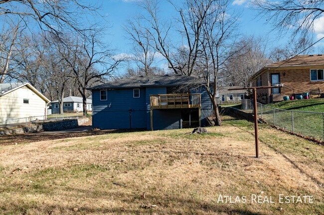 Building Photo - 8600 Lamar Ave