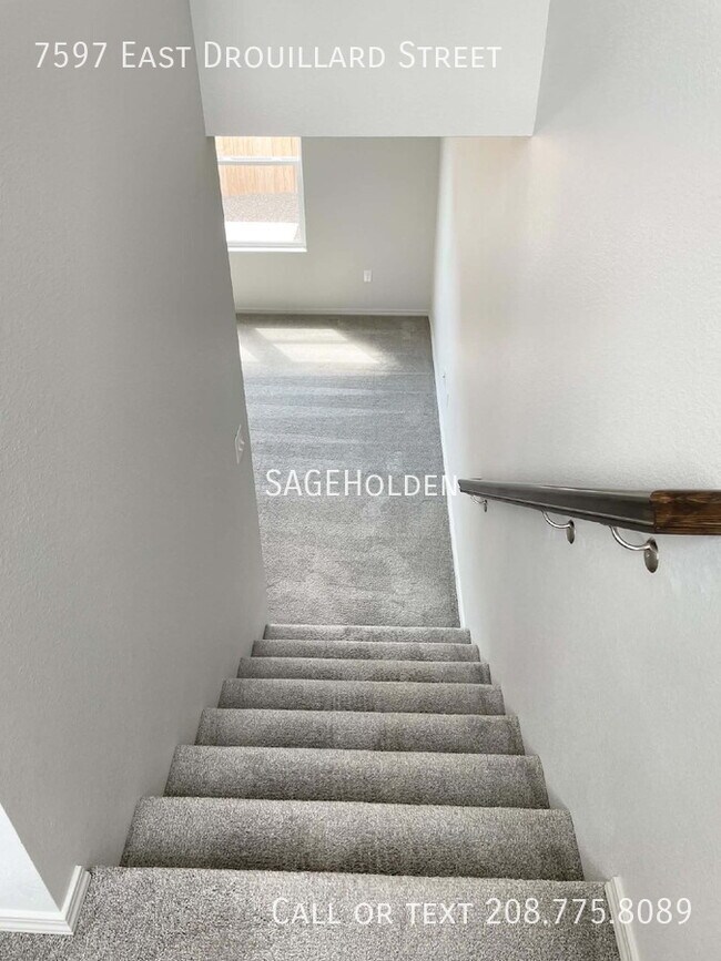 Building Photo - 7597 E Drouillard St
