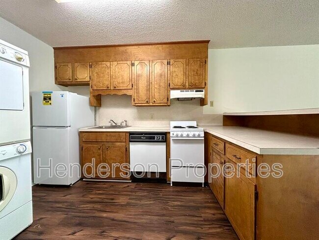 Building Photo - 1442 Riverview Rd