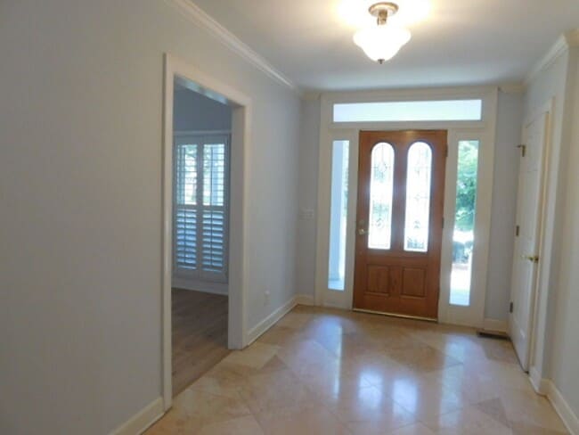 Building Photo - Expansive Unfurnished Spanish Wells Home Available for Rent
