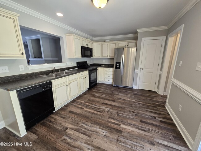 Building Photo - 1868 Cambria Dr