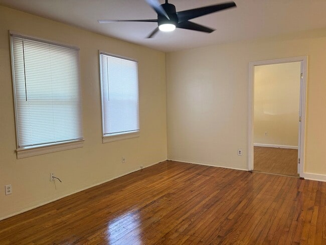 Building Photo - 412 E Magnolia Dr