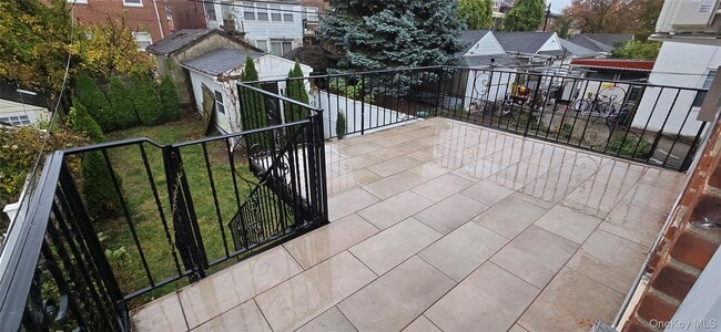 Building Photo - 40-19-4196 196th St