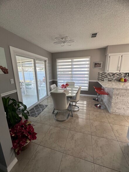 Building Photo - 2371 Kirkwall St