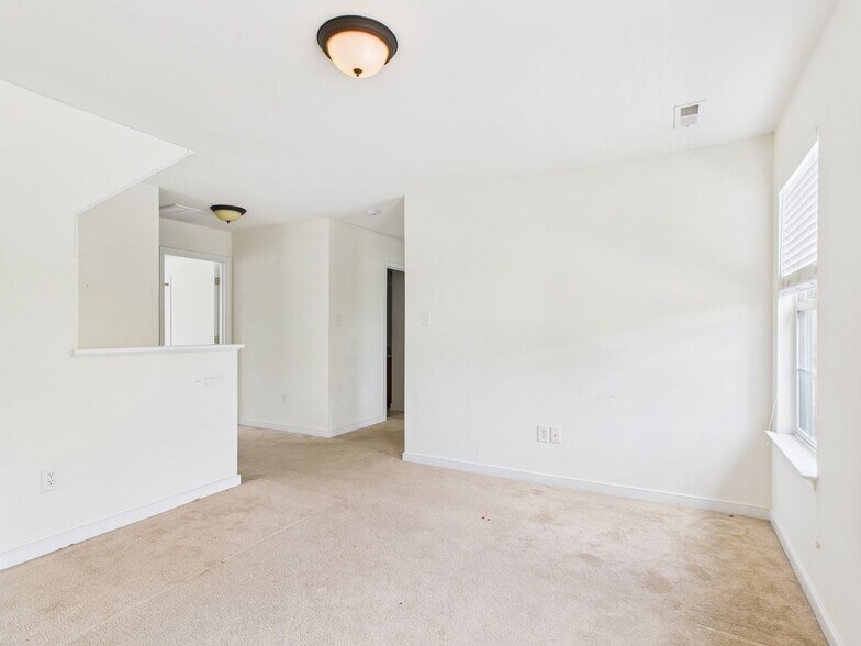 Building Photo - 9443 Rutlandshire Dr