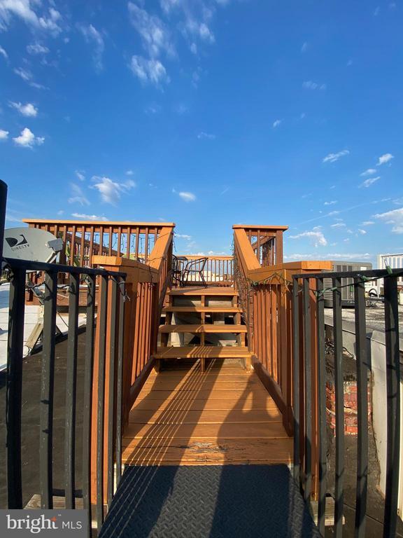 Building Photo - 1444 S Charles St