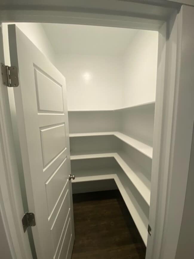 Building Photo - Beautiful Bountiful Townhome