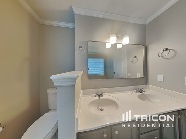 Building Photo - 832 Aimes Ct