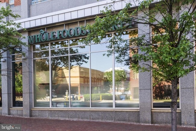 Building Photo - 2451 Midtown Ave