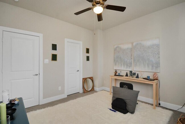 Building Photo - 8821 Hollister Pine Ct