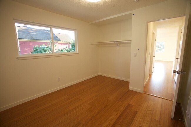 Building Photo - #244-5110 SE 41st Ave