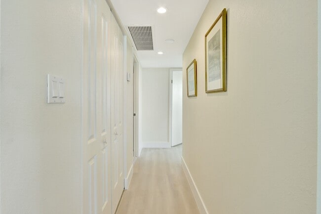 Building Photo - 7135 Collins Ave