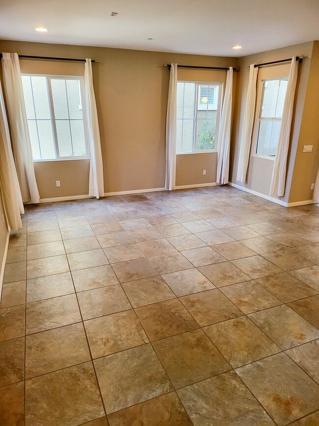 Building Photo - Otay Ranch 3 bedroom 2.5 bath 1917 sqft 2 ...